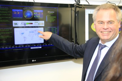 Eugene Kaspersky inspects our security lab